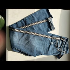 BOGO 1/2 OFF Sz 27/4 High Rise Skinny Jean with Ribbon Stripe Accent.